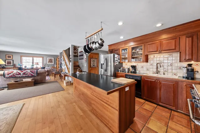 $785,000 | 63 Raccoon, Cushing, ME 04563