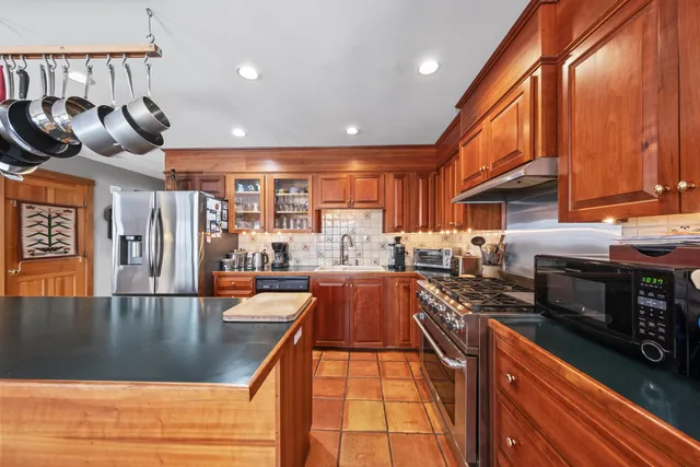 $785,000 | 63 Raccoon, Cushing, ME 04563