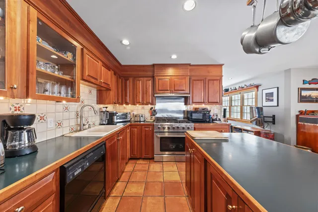 $785,000 | 63 Raccoon, Cushing, ME 04563