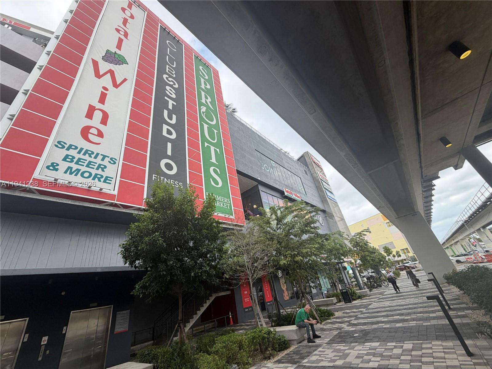 2740 Southwest 28th Terrace, Unit 507 Miami, FL 33133 - Photo 27 of 29 a view of entryway