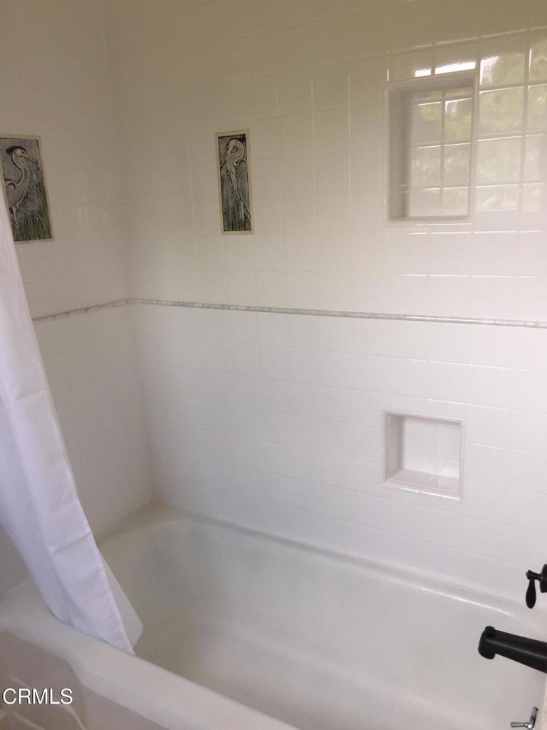 44920 Little Lake Road Mendocino, CA 95460 - Photo 49 of 62 a bathroom with a bathtub