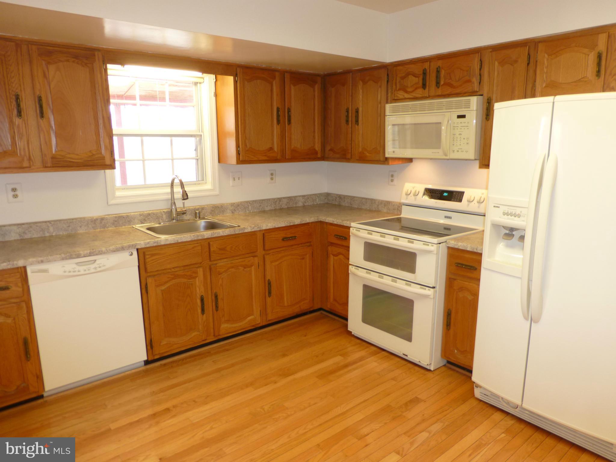 8547 Innisfree Drive Springfield, VA 22153 - Photo 3 of 23 Kitchen