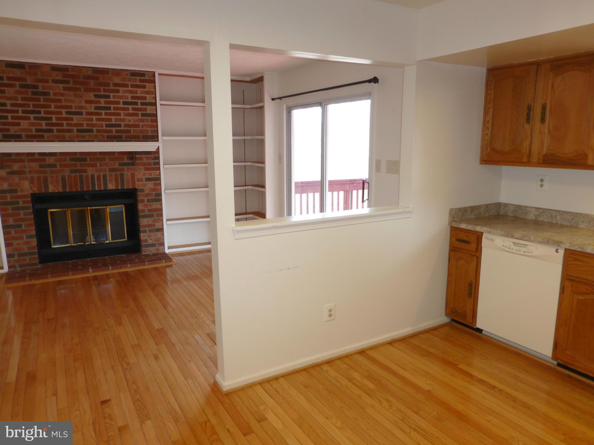 8547 Innisfree Drive Springfield, VA 22153 - Photo 5 of 23 Kitchen / Family Room