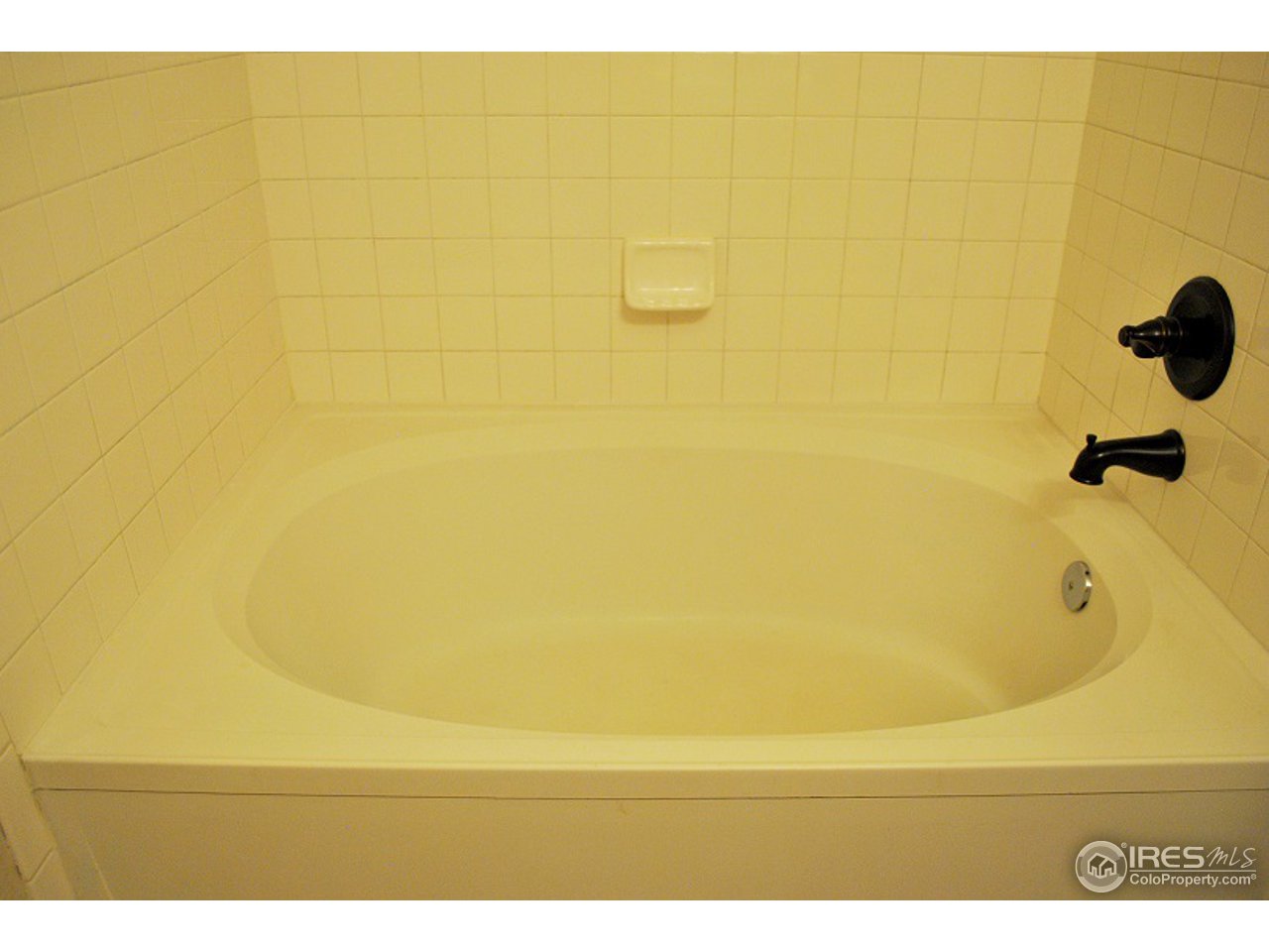 5866 Pintail Way Frederick, CO 80504 - Photo 17 of 29 Upper Level Bathroom