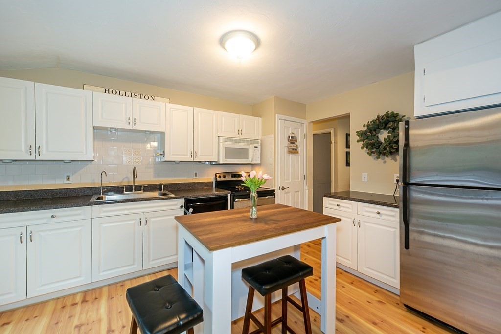 45 Wingate Road Holliston, MA 01746 - Photo 11 of 33 Gallery Image 11