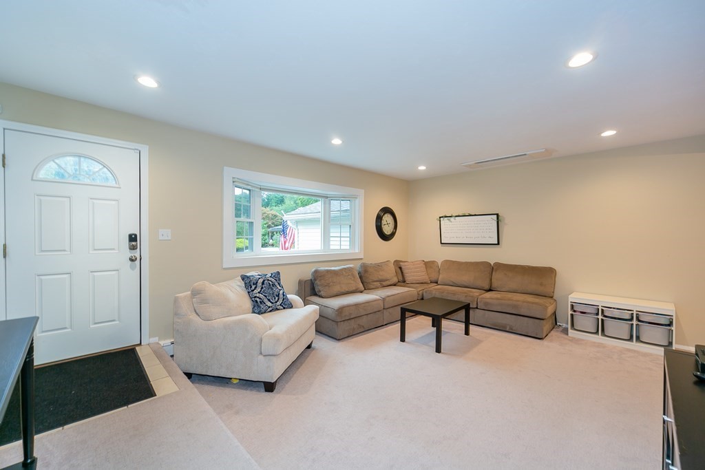45 Wingate Road Holliston, MA 01746 - Photo 5 of 33 Gallery Image 5