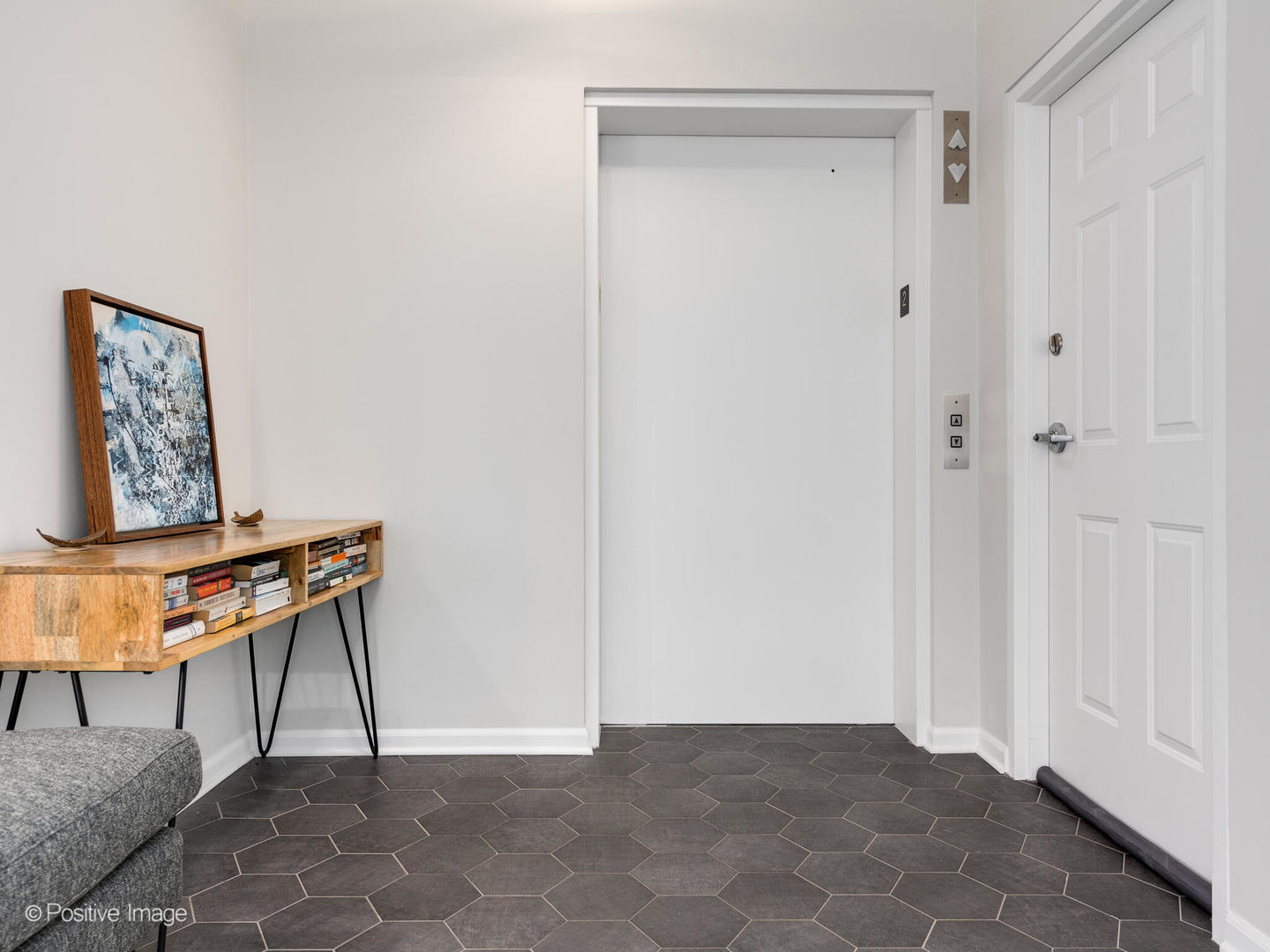 1038 West Monroe Street, Unit 34 Chicago, IL 60607 - Photo 4 of 28 a view of room with furniture