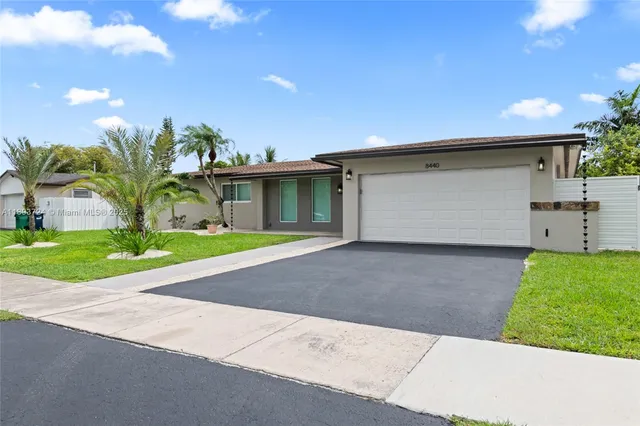 a front view of house with yard