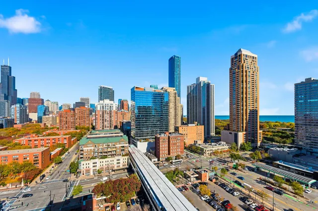 $2,700 | 1255 South State Street, Unit 1701, Chicago, IL 60605