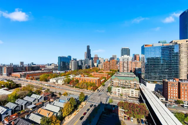 $2,700 | 1255 South State Street, Unit 1701, Chicago, IL 60605