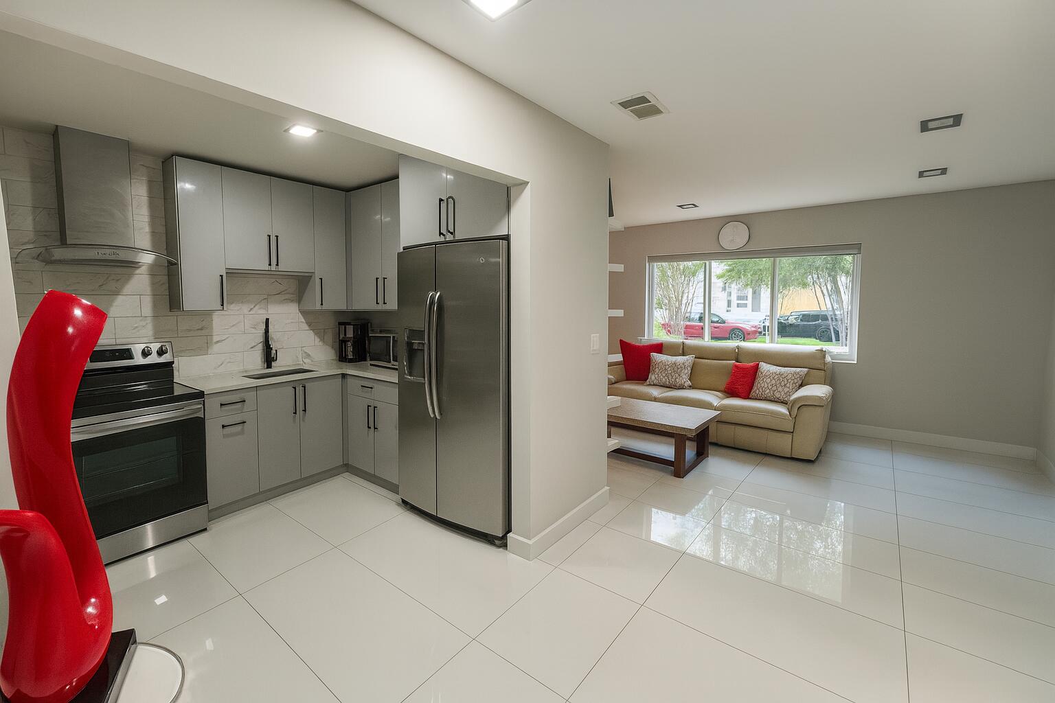 541 Aiken Road Jacksonville, FL 32216 - Photo 5 of 21 c76163d1-0cef-4638-8d8e-0542a05acd65