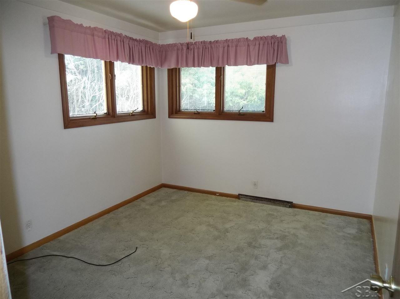 18 South Lincoln Road Bay City, MI 48708 - Photo 15 of 28 31321038-14.JPG
