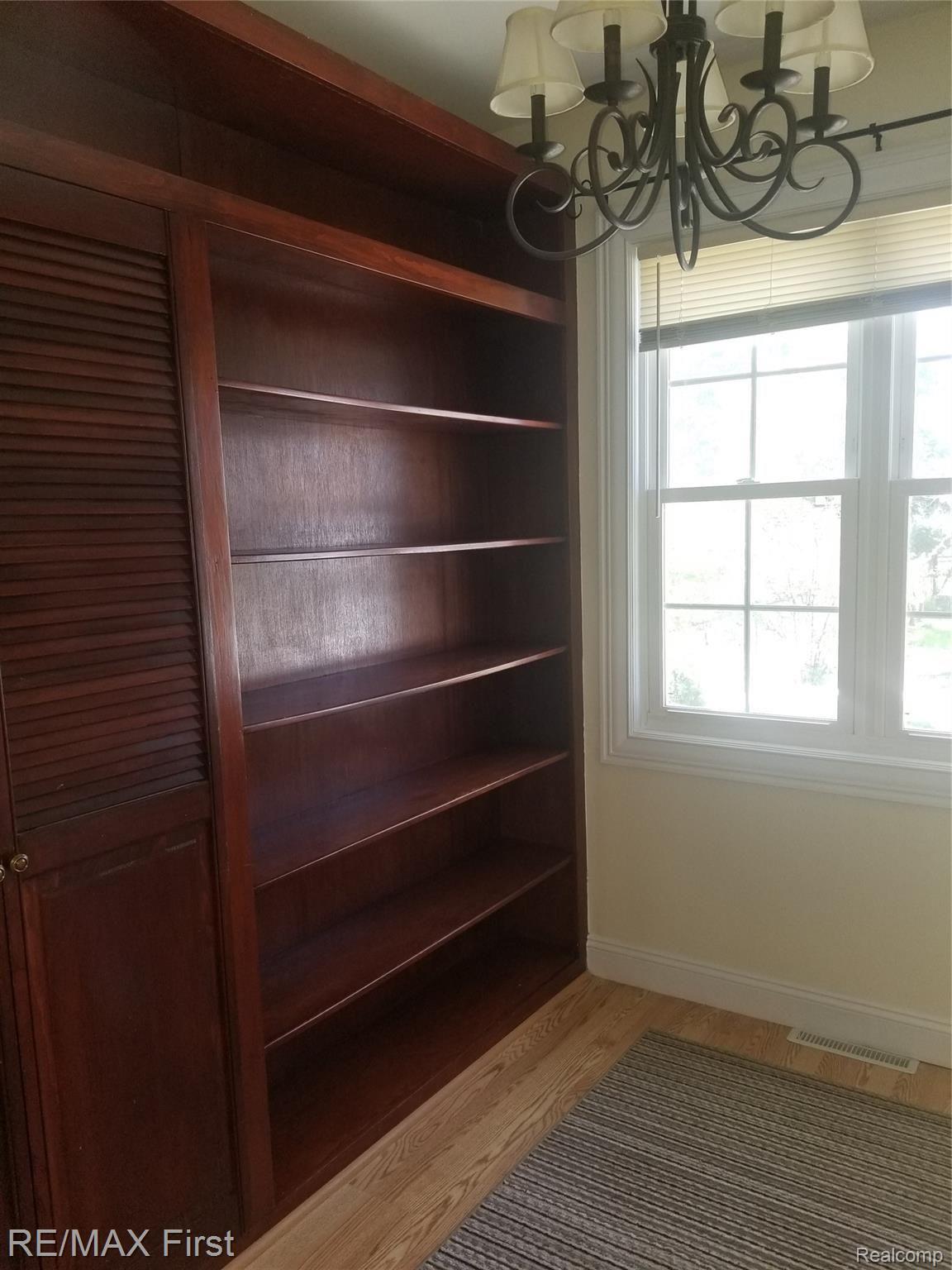 2239 Ridgemont Road Grosse Pointe, MI 48236 - Photo 5 of 19 20210422_100348.jpg