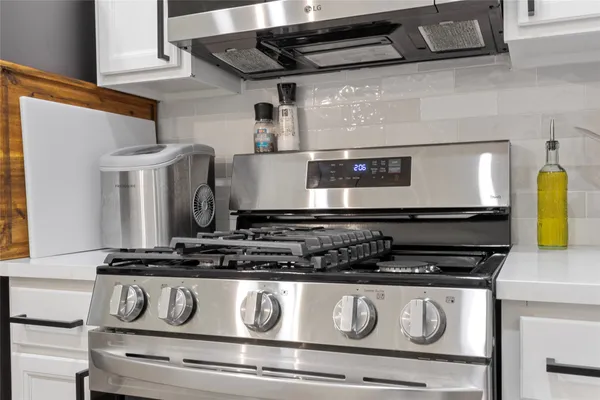 $2,100 | 711 Audra Lane, Spring, TX 77386