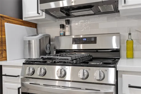 $2,200 | 711 Audra Lane, Spring, TX 77386