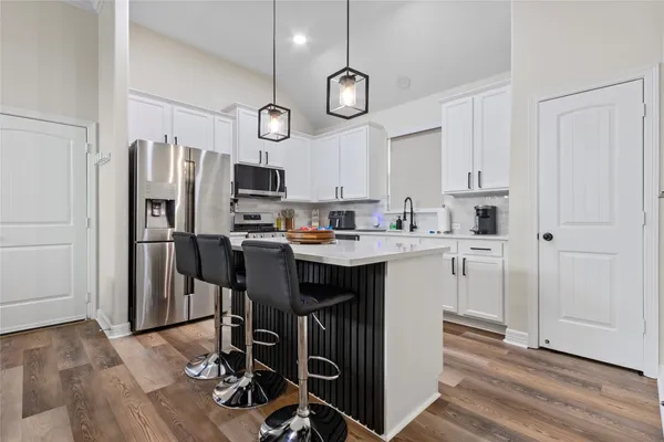 $2,100 | 711 Audra Lane, Spring, TX 77386