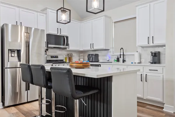 $2,100 | 711 Audra Lane, Spring, TX 77386