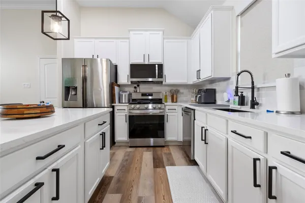 $2,100 | 711 Audra Lane, Spring, TX 77386