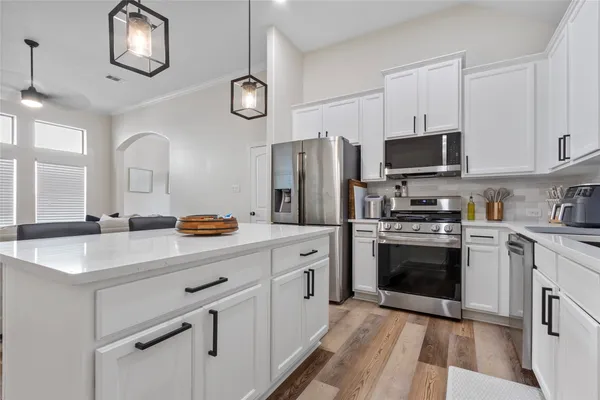 $2,100 | 711 Audra Lane, Spring, TX 77386