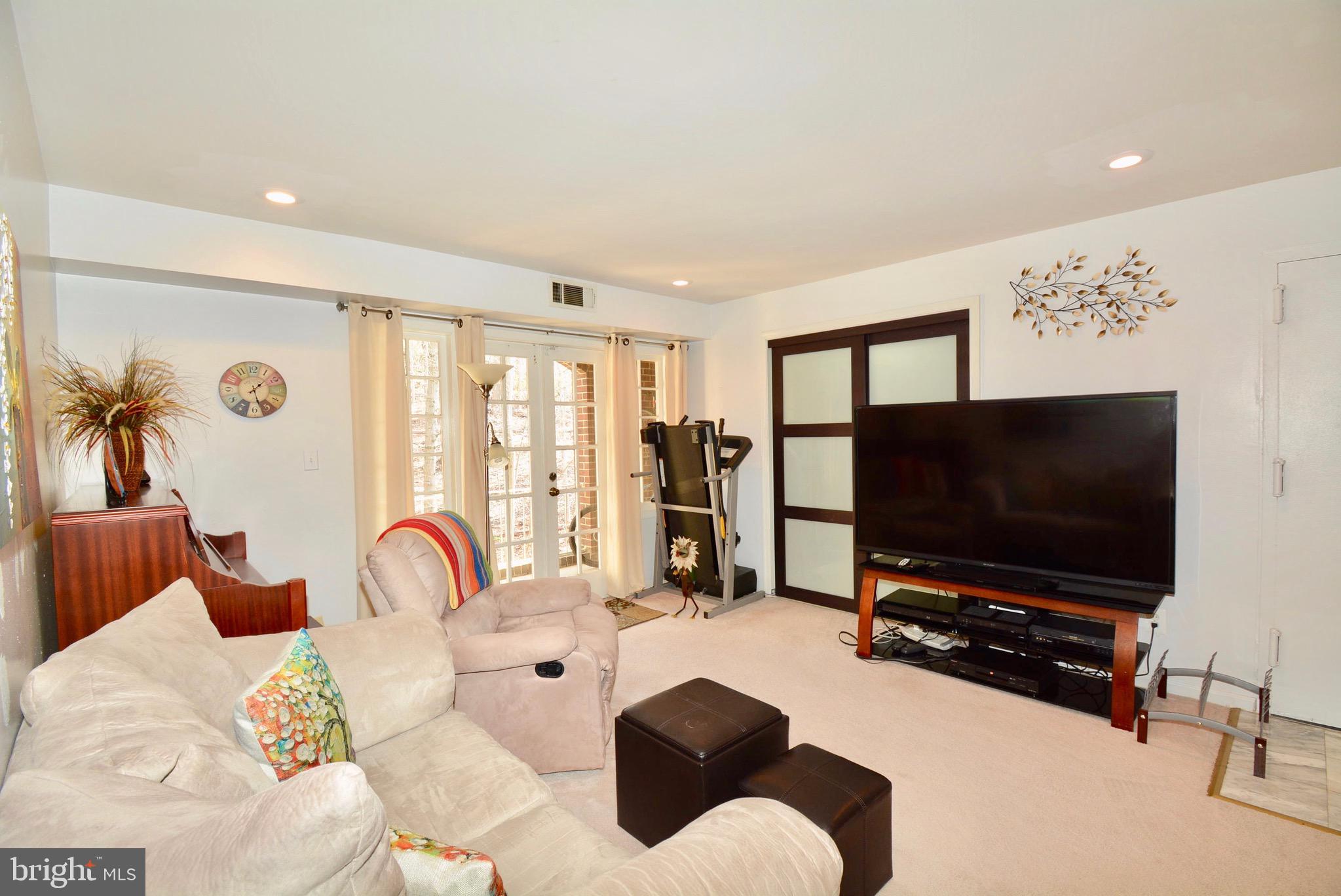 5905 Noblestown Road, Unit 54 Springfield, VA 22152 - Photo 3 of 20 Gallery Image 3
