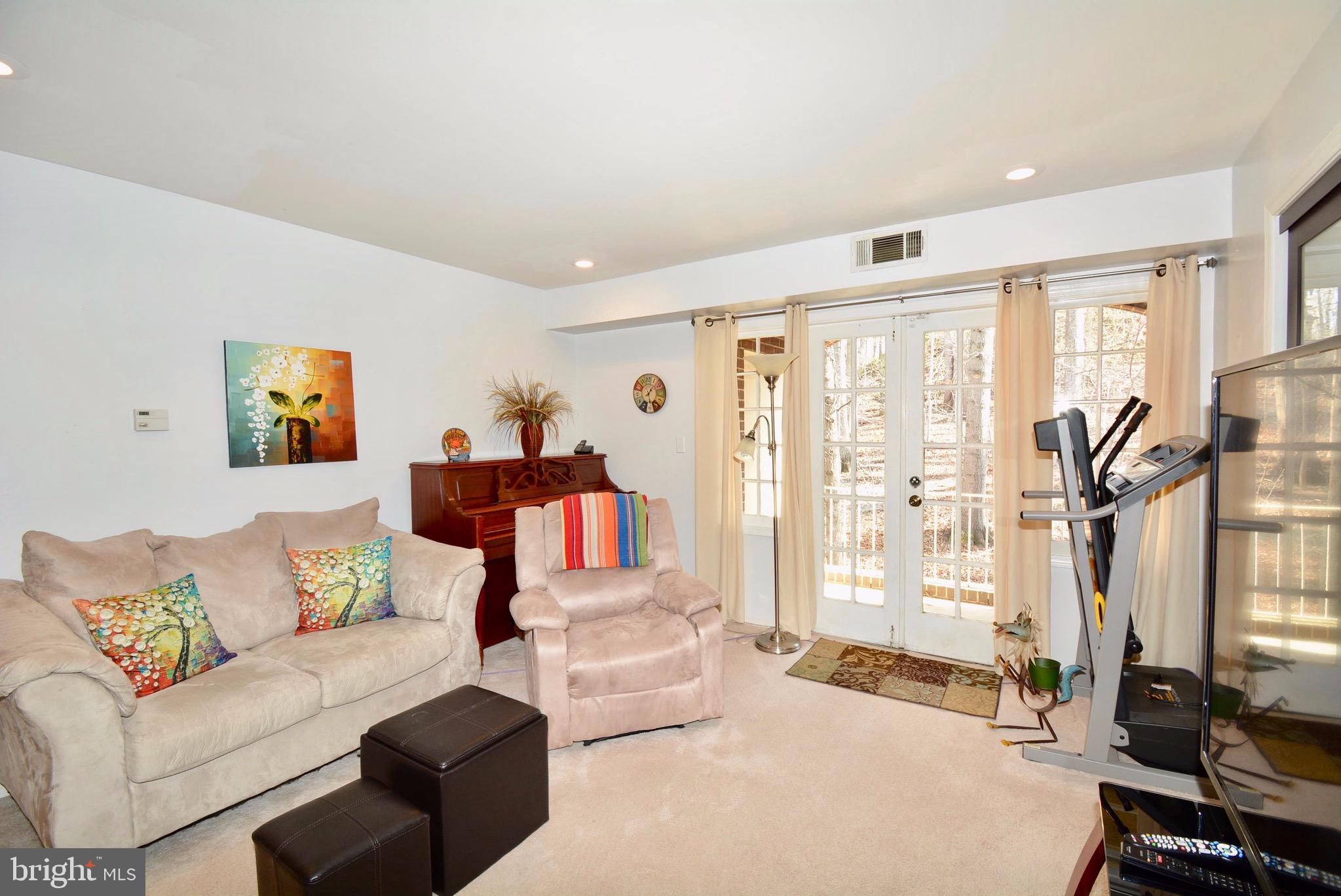 5905 Noblestown Road, Unit 54 Springfield, VA 22152 - Photo 4 of 20 Gallery Image 4