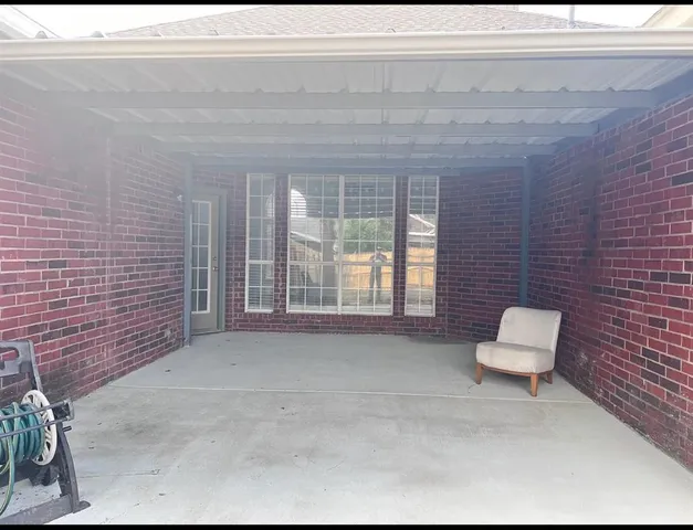 a bathroom with a toilet