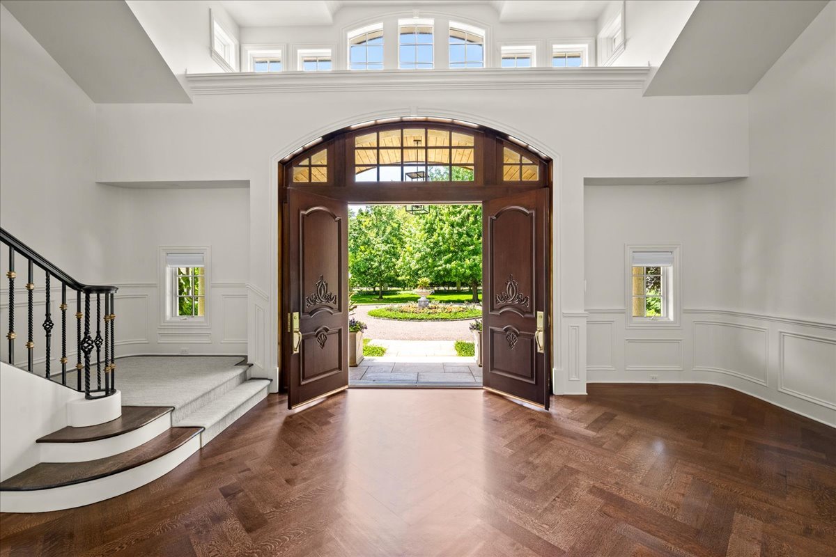 81 Locust Road Winnetka, IL 60093 - Photo 17 of 106 Gallery Image 17