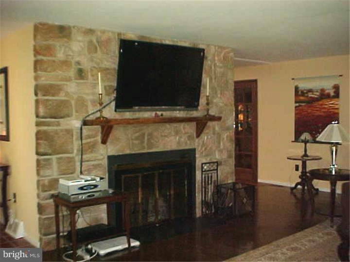 370 Sycamore Mills Road Media, PA 19063 - Photo 2 of 25