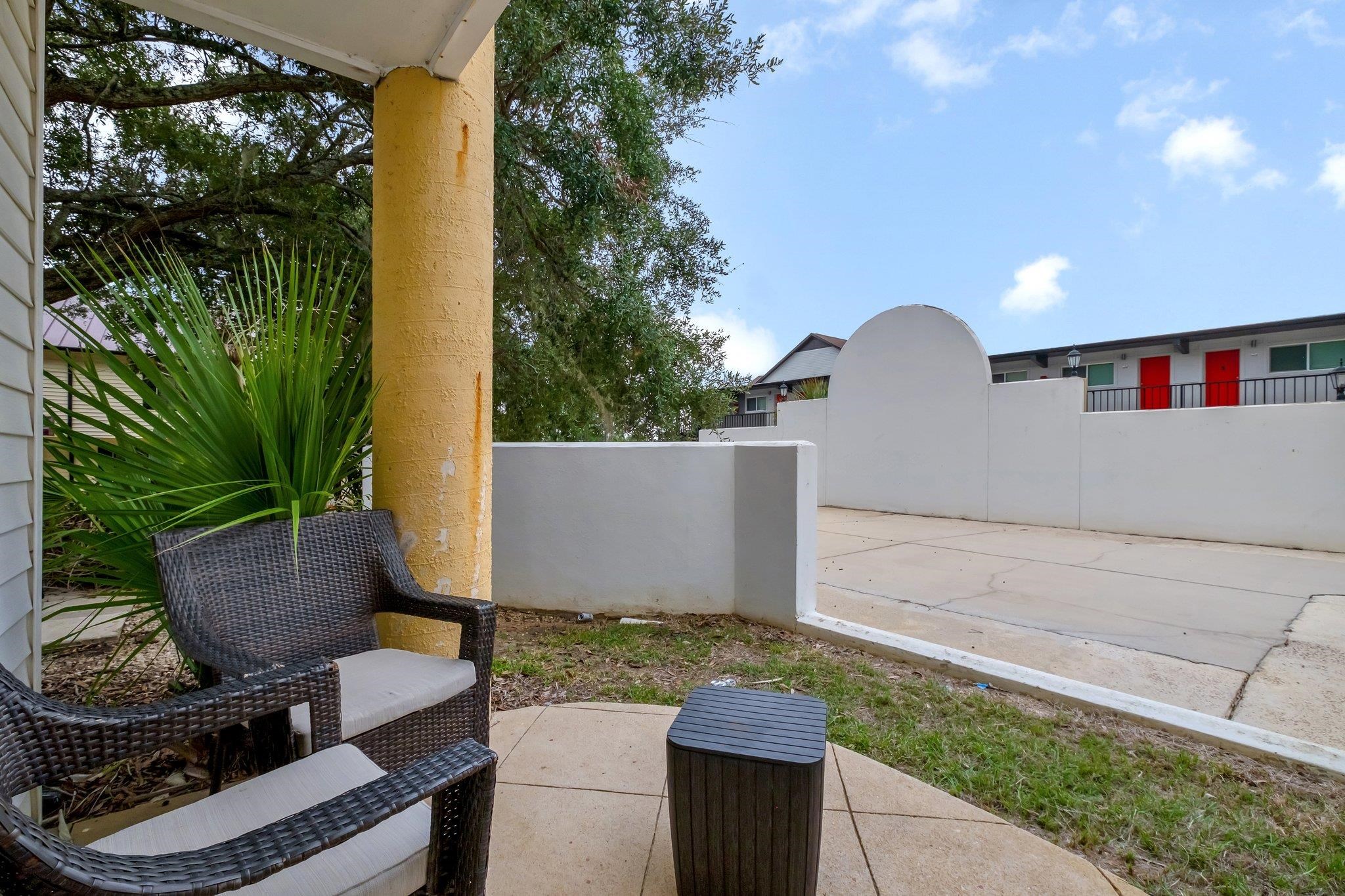 317 Hayden Road, Unit 10 Tallahassee, FL 32304 - Photo 4 of 33 Gallery Image 4