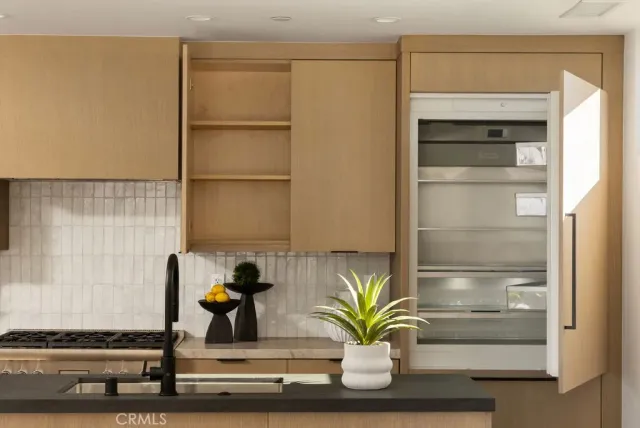 a close view of sink and tap