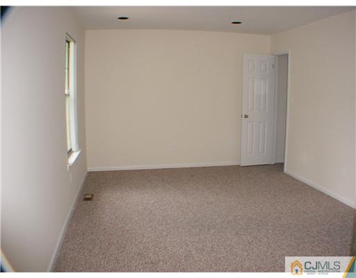 2202 Timber Oaks Road Edison, NJ 08820 - Photo 7 of 10 a view of room