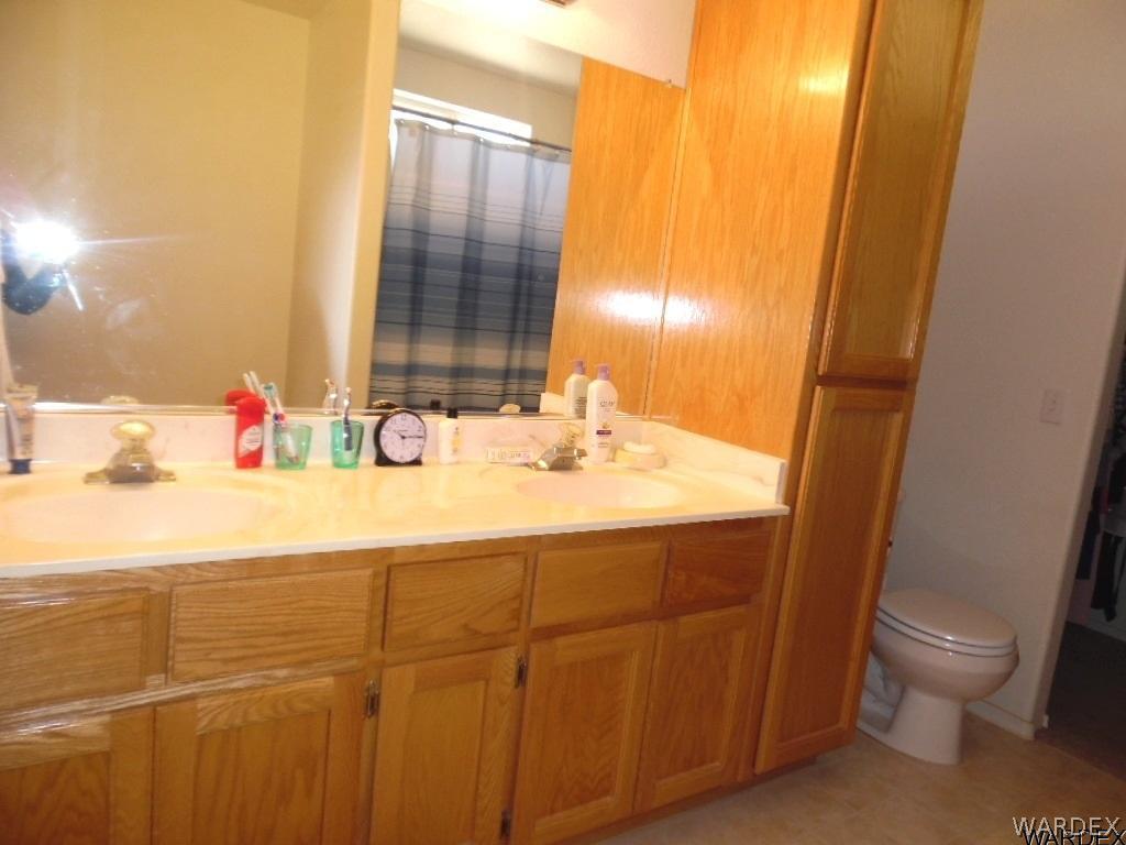 949 South Escuela Road Golden Valley, AZ 86413 - Photo 11 of 24 Master Bathroom