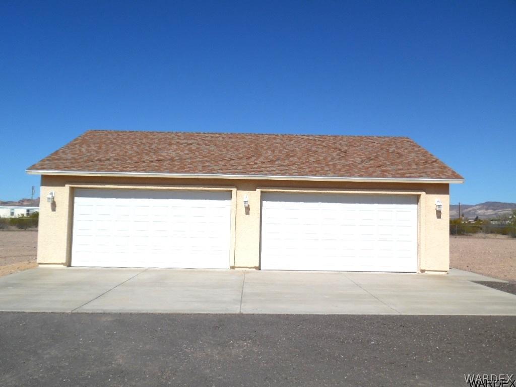 949 South Escuela Road Golden Valley, AZ 86413 - Photo 18 of 24 Detached 4 Car Garage