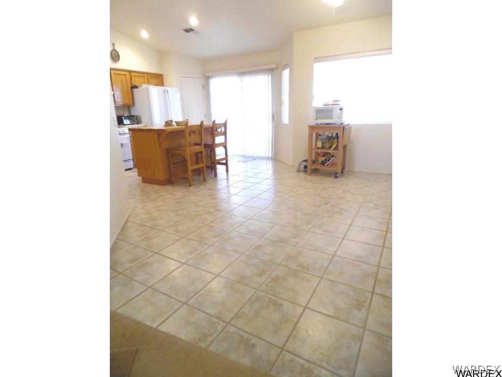 949 South Escuela Road Golden Valley, AZ 86413 - Photo 5 of 24 Dining View