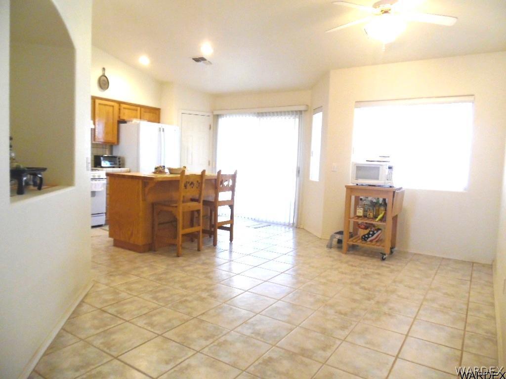 949 South Escuela Road Golden Valley, AZ 86413 - Photo 6 of 24 Dining Area