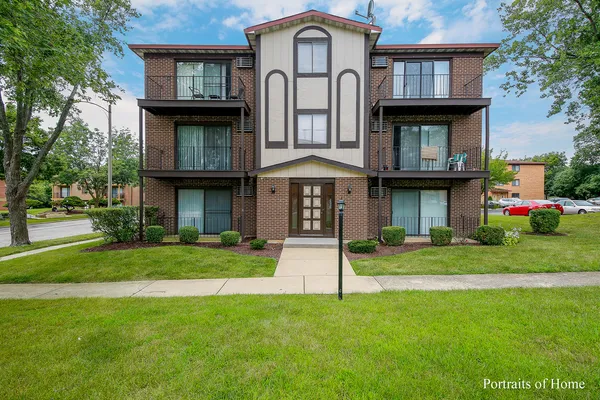 $1,695 | 624 65th Street, Unit 6, Westmont, IL 60559