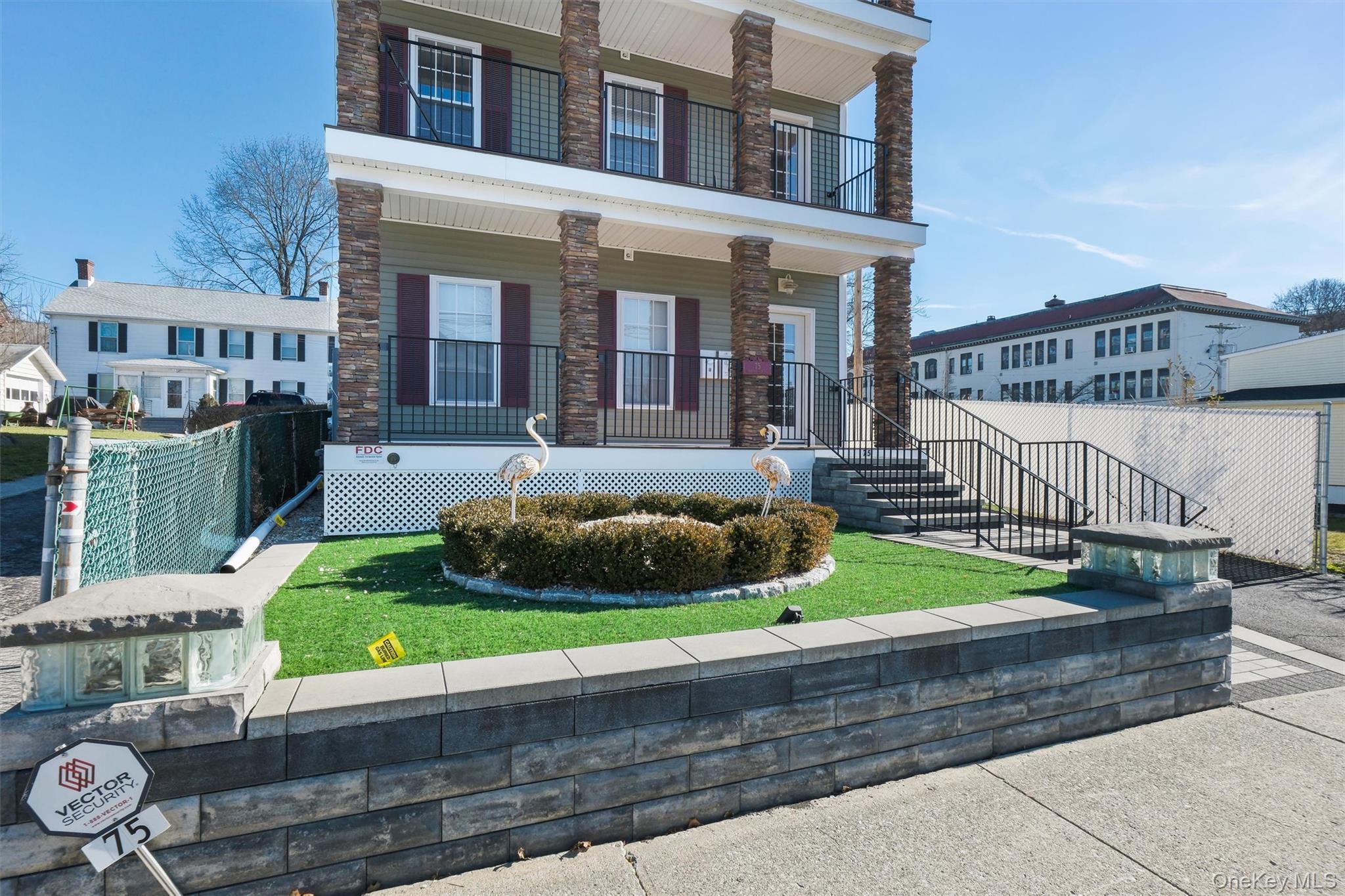 75 Albany Street, Unit 3 Poughkeepsie, NY 12601 - Photo 3 of 27