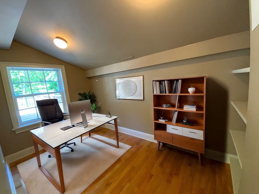 5 Pocumtuck Drive Deerfield, MA 01373 - Photo 29 of 42 a workspace with furniture window and wooden floor