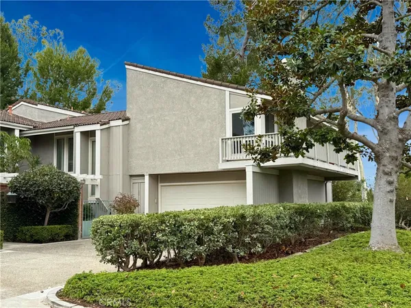 $1,599,000 | 22 Rocky Knoll, Irvine, CA 92612
