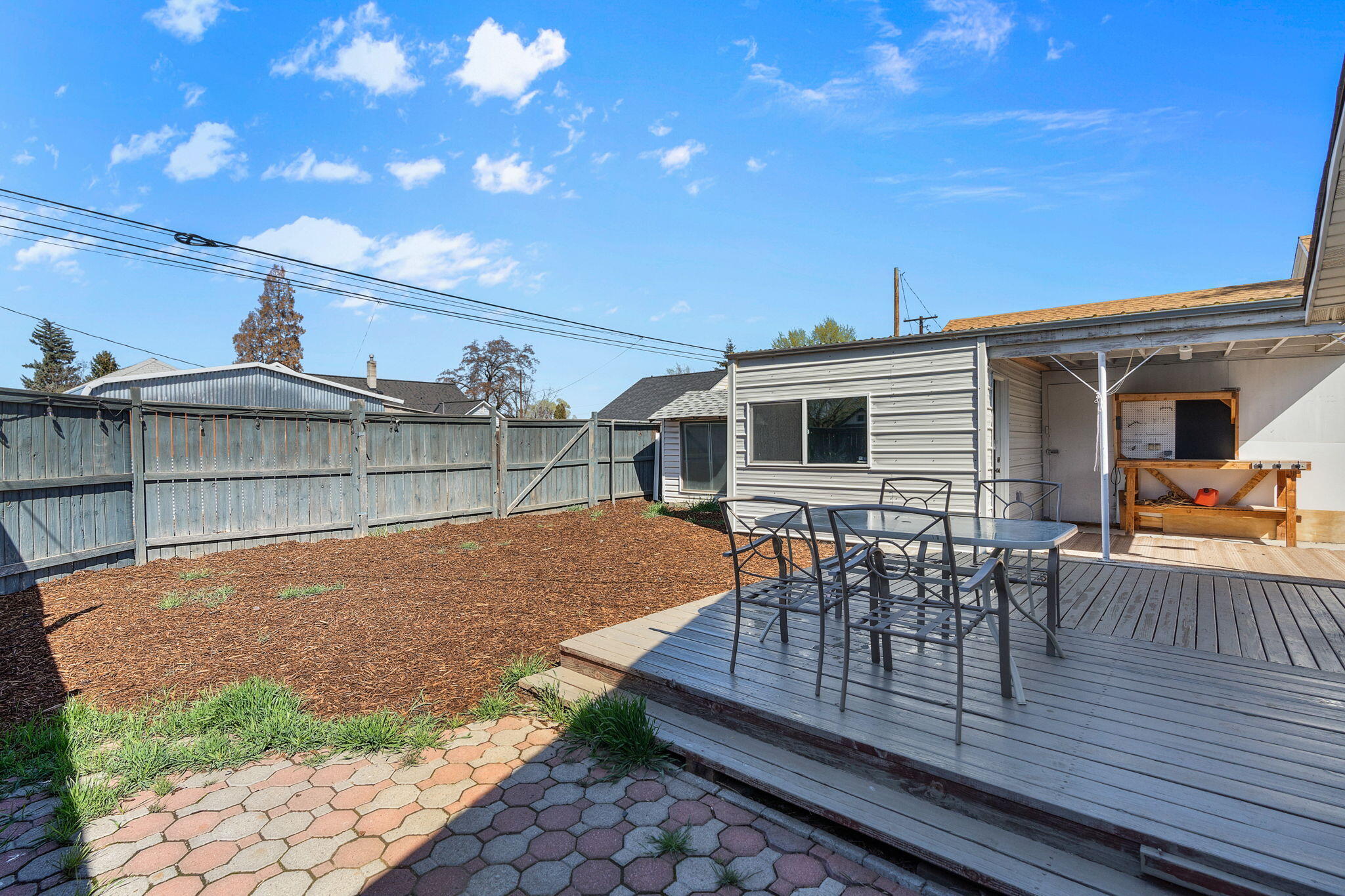 227 Southwest 11th Street Redmond, OR 97756 - Photo 19 of 25 2024_05_03_227_sw_11th_st_rdm-24