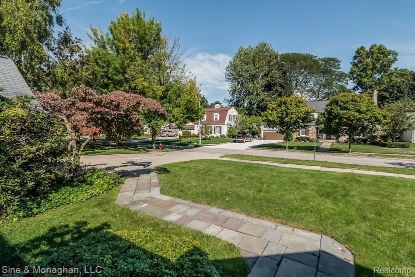 21 Hawthorne Road Grosse Pointe, MI 48236 - Photo 77 of 80 081-Exterior-2094150-small.jpg