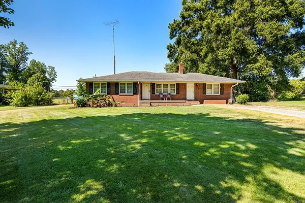 $212,000 | 423 Dogwood Drive, Greenwood, SC 29646