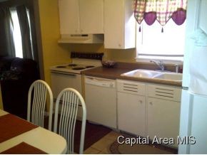 48 Midland Court Springfield, IL 62702 - Photo 3 of 9