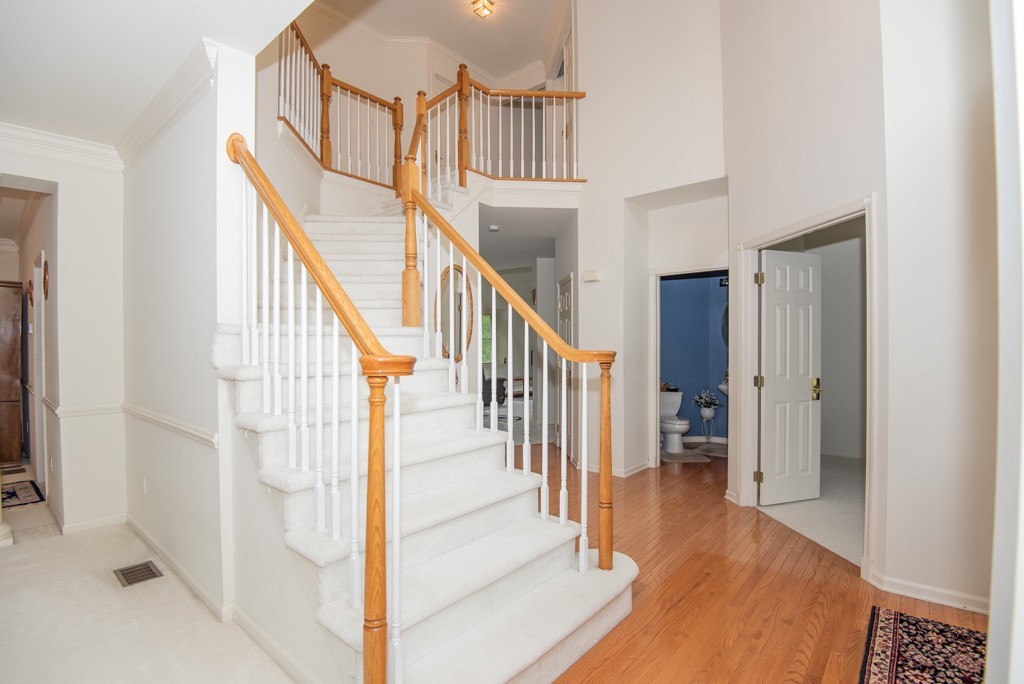 26 Hawthorne Road Shrewsbury, MA 01545 - Photo 2 of 30 Gallery Image 2