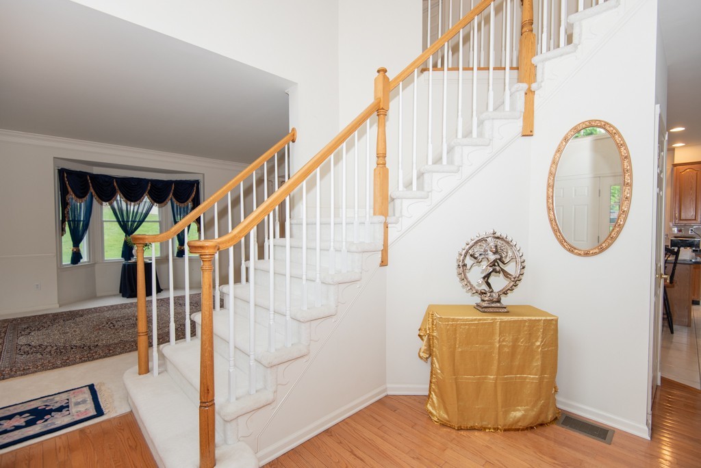 26 Hawthorne Road Shrewsbury, MA 01545 - Photo 3 of 30 Gallery Image 3