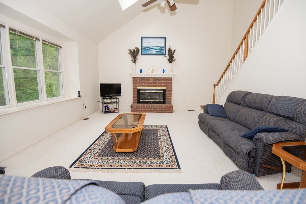26 Hawthorne Road Shrewsbury, MA 01545 - Photo 9 of 30 Gallery Image 9