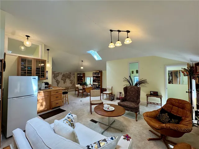 $1,500 | 333 Colebrook Drive, Irondequoit, NY 14617