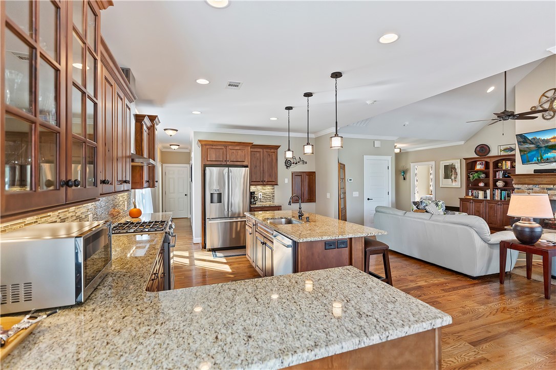 402 Hillandale Road Seneca, SC 29672 - Photo 11 of 30 Gallery Image 11