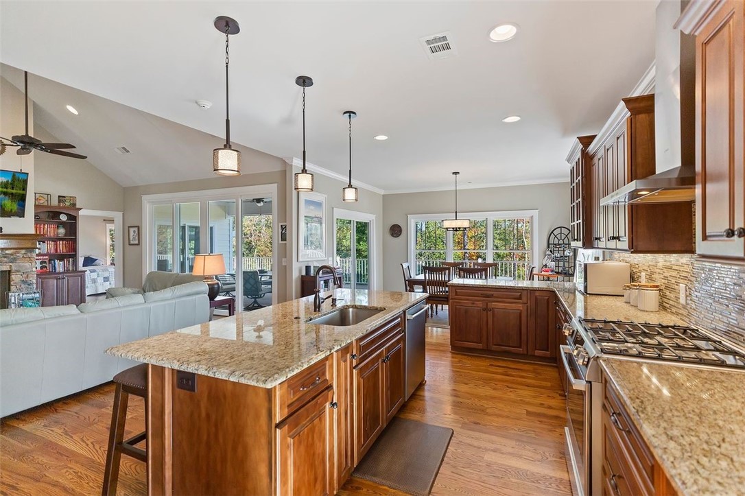 402 Hillandale Road Seneca, SC 29672 - Photo 14 of 30 Gallery Image 14
