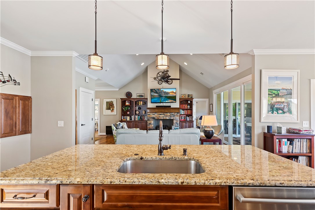 402 Hillandale Road Seneca, SC 29672 - Photo 5 of 30 Gallery Image 5